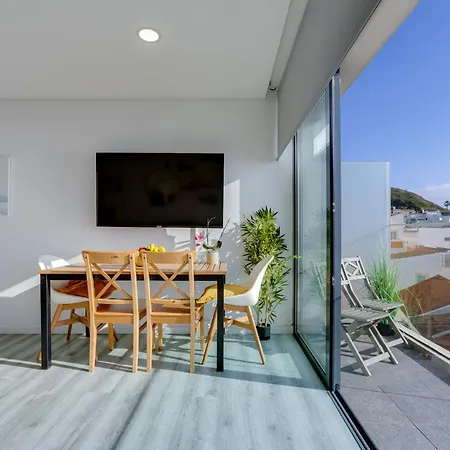 New Seaview Apartment *